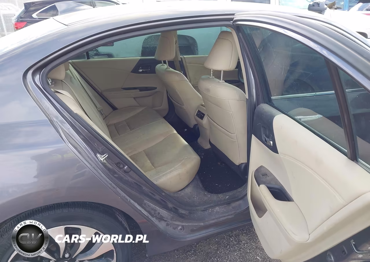 2015 Honda Accord Hybrid Touring VIN:1HGCR6F71FA007750 - 8