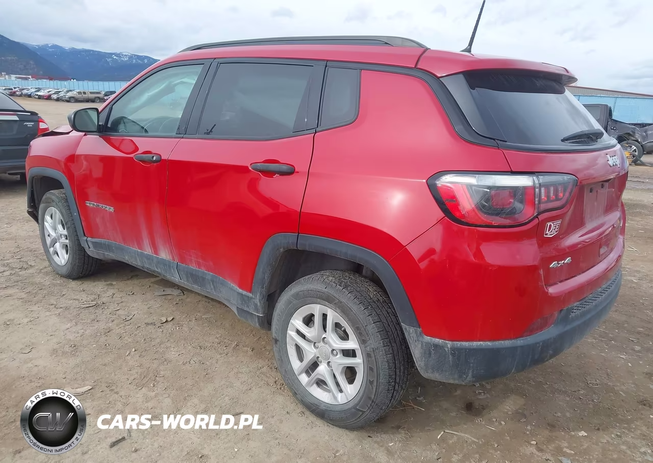 2018 Jeep Compass Sport 4X4 VIN:3C4NJDABXJT361024 - 3