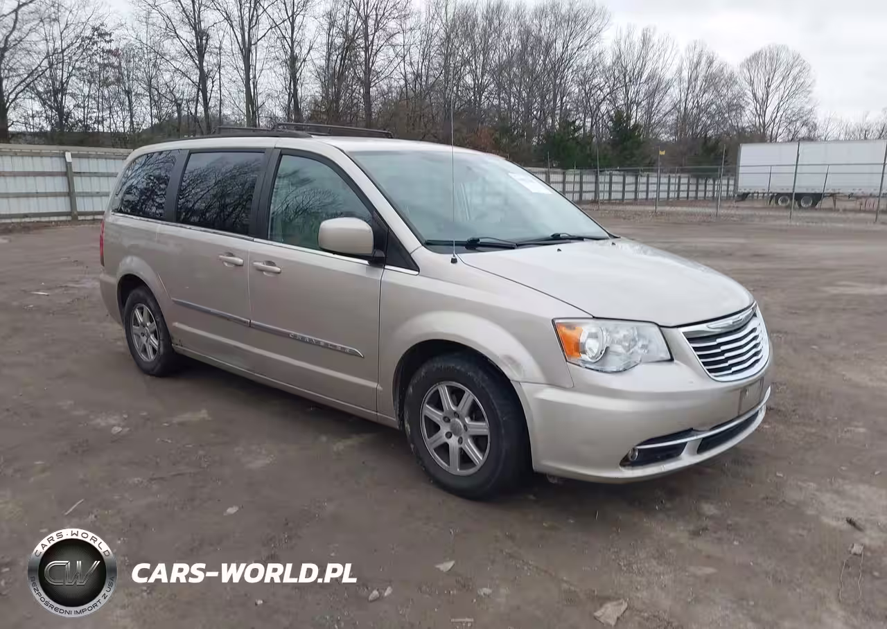 2013 Chrysler Town & Country Touring