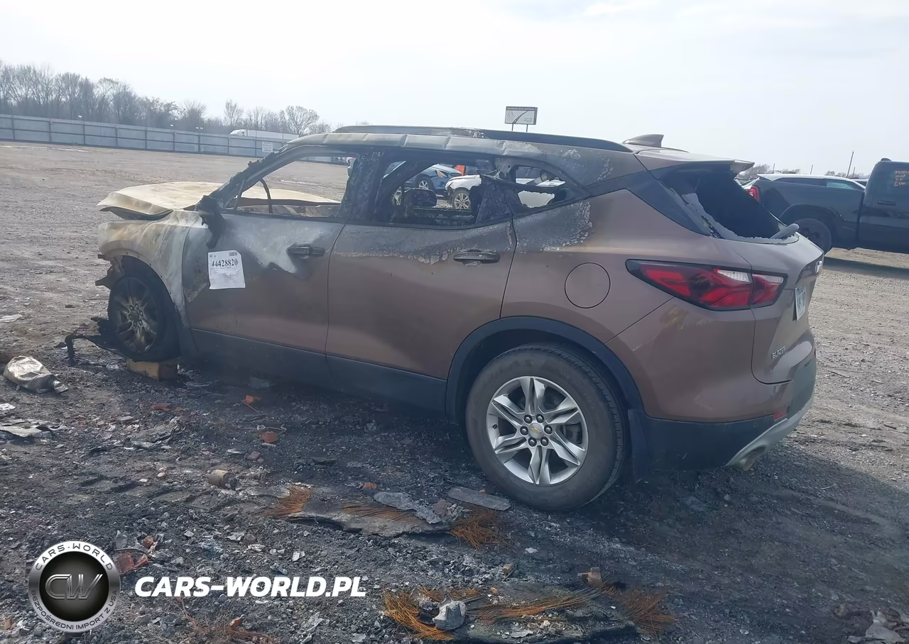 2019 Chevrolet Blazer VIN:3GNKBBRA3KS685897 - 3