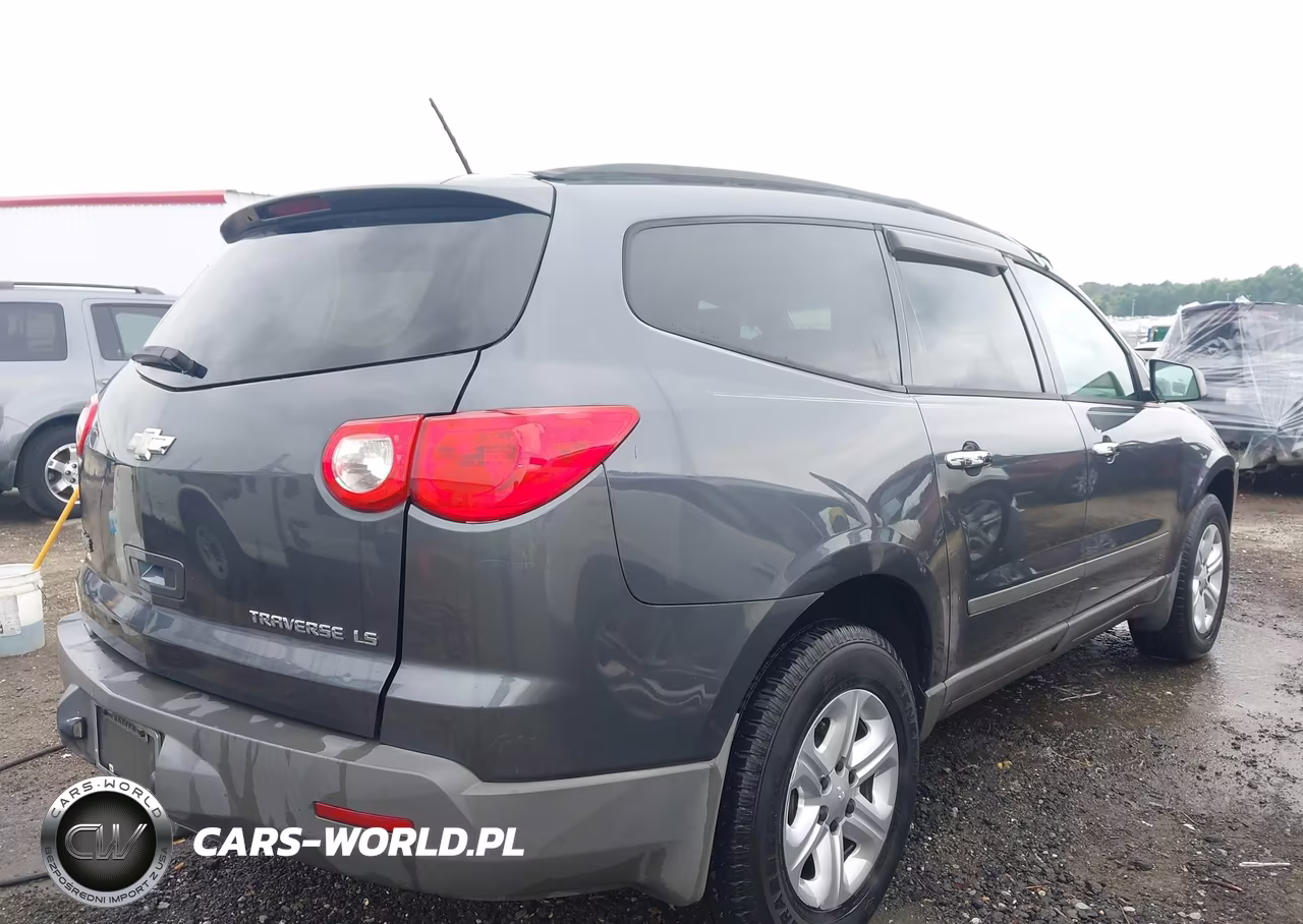 2012 Chevrolet Traverse Ls VIN:1GNKREED5CJ404196 - 4