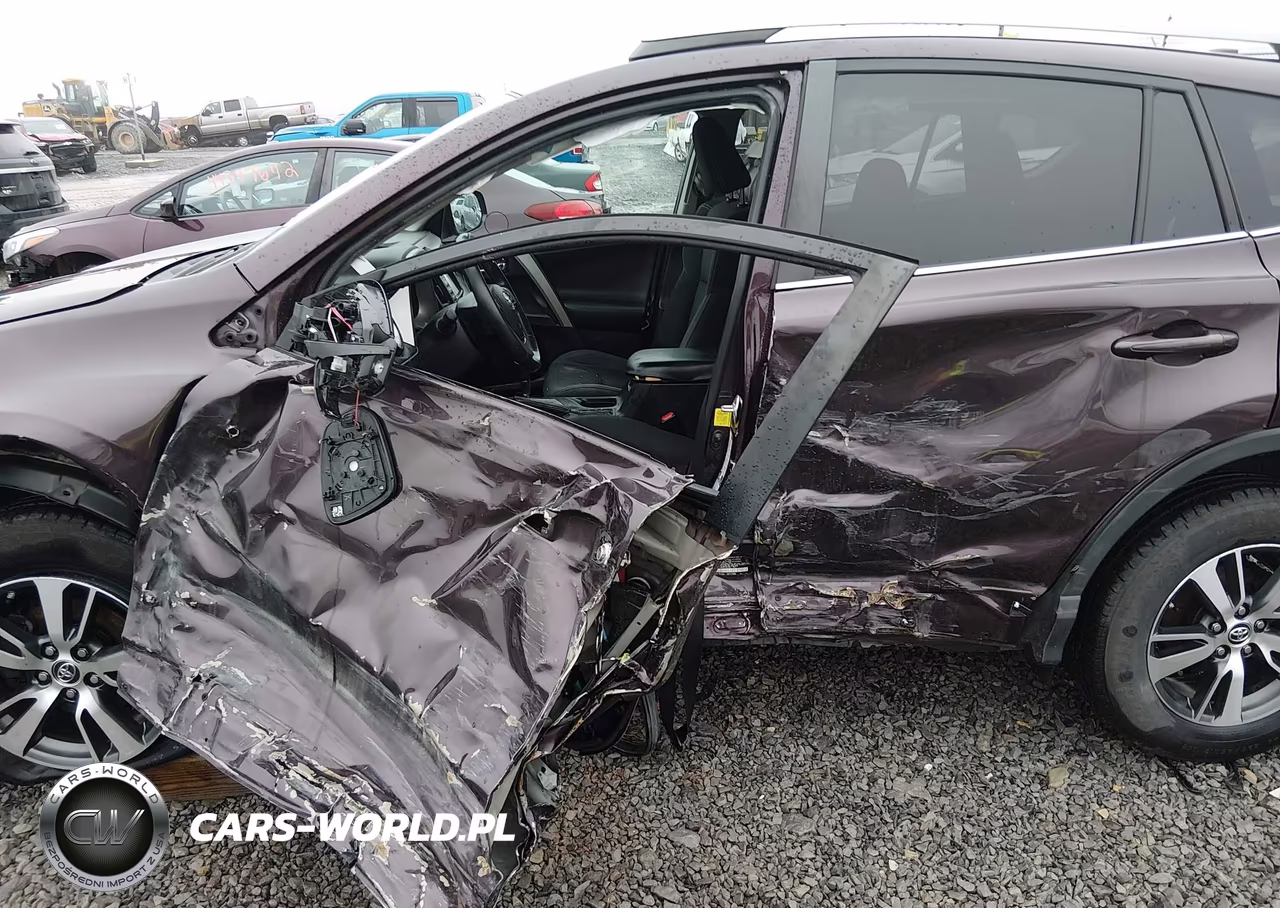 2018 Toyota Rav4 Xle VIN:2T3RFREV7JW711285 - 6