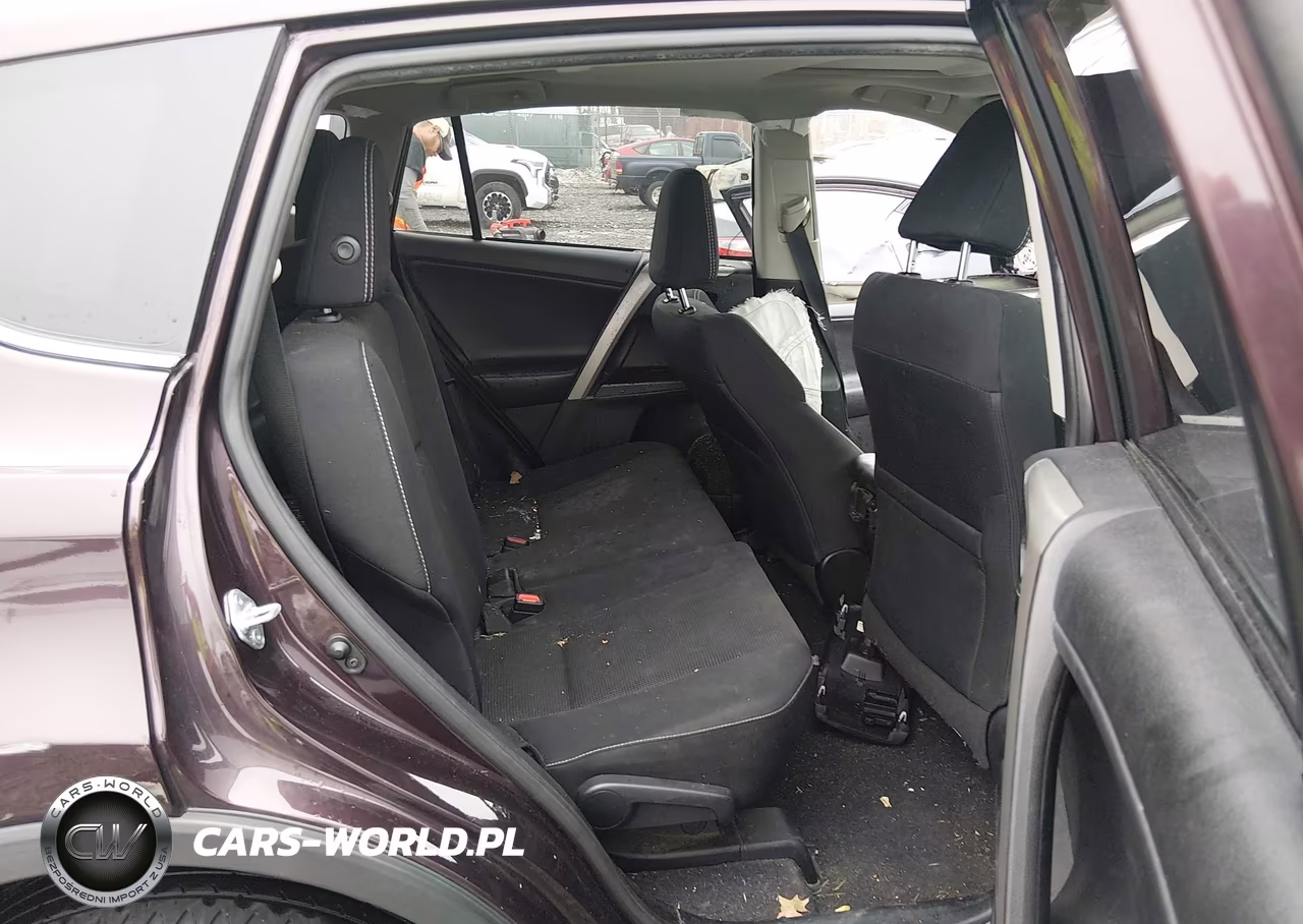 2018 Toyota Rav4 Xle VIN:2T3RFREV7JW711285 - 8