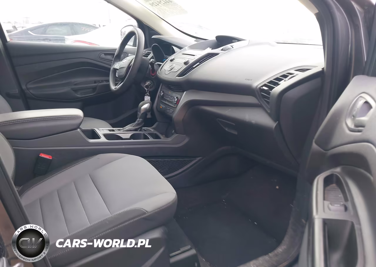 2018 Ford Escape S VIN:1FMCU0F73JUA33599 - 5