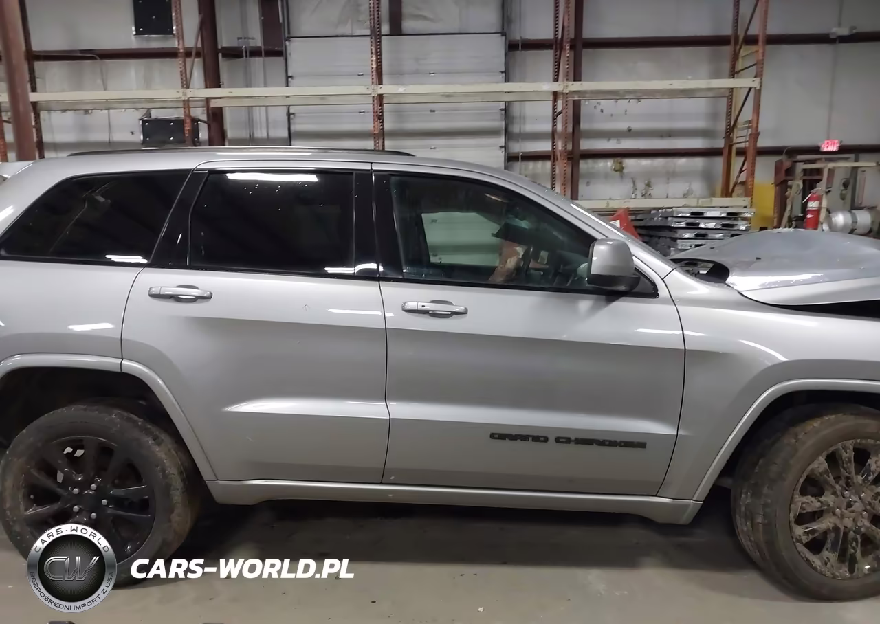 2018 Jeep Grand Cherokee Altitude 4X4 VIN:1C4RJFAG2JC376394 - 14