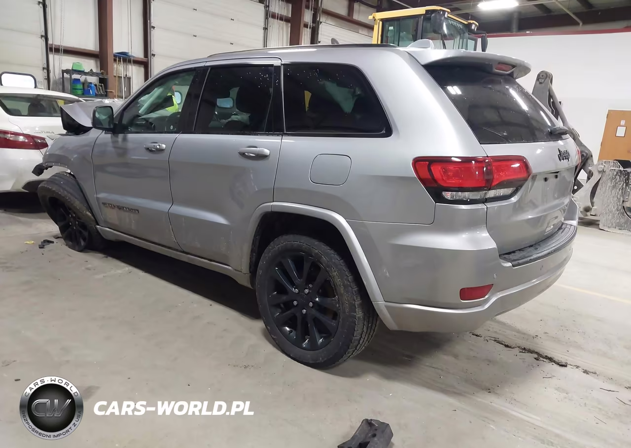 2018 Jeep Grand Cherokee Altitude 4X4 VIN:1C4RJFAG2JC376394 - 3