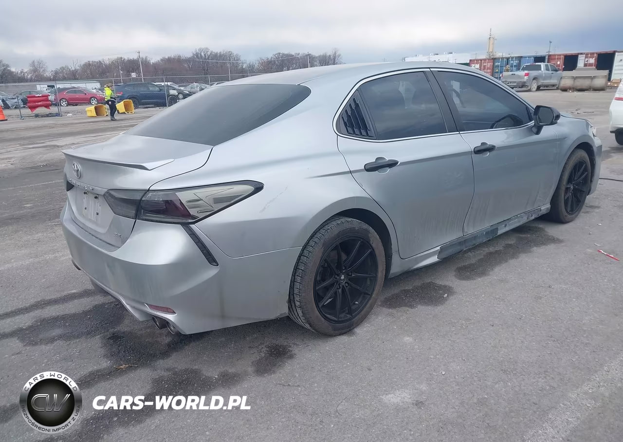 2018 Toyota Camry Se VIN:4T1B11HK6JU158088 - 4
