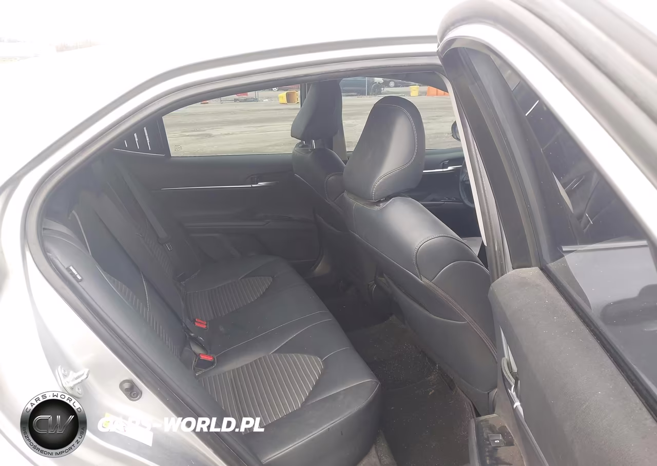 2018 Toyota Camry Se VIN:4T1B11HK6JU158088 - 8