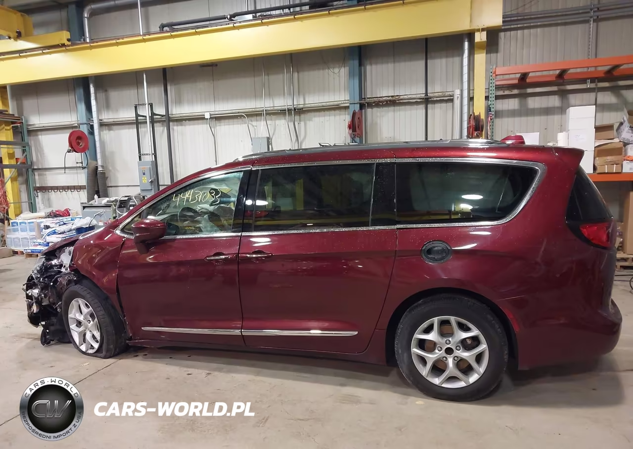 2017 Chrysler Pacifica Touring-L Plus VIN:2C4RC1EG8HR551045 - 14