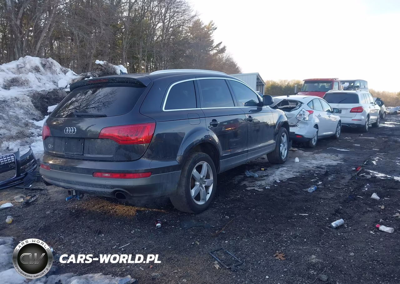 2013 Audi Q7 3.0T Premium VIN:WA1CGAFE2DD005887 - 4