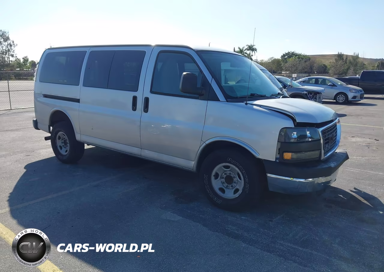 2014 GMC Savana 3500 Lt