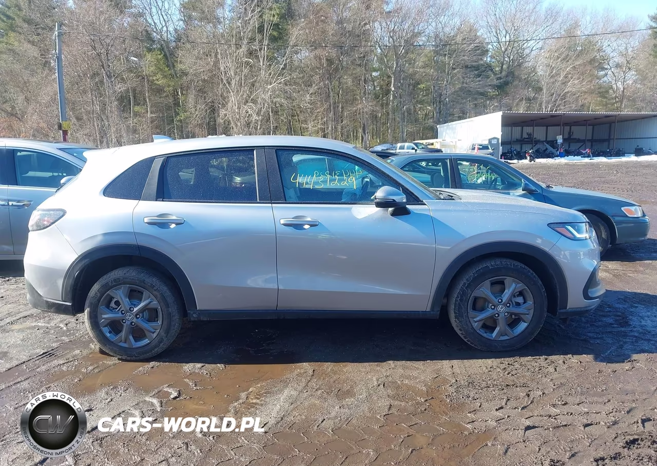2026 Honda Hr-V Awd Lx VIN:3CZRZ2H35TM748326 - 13