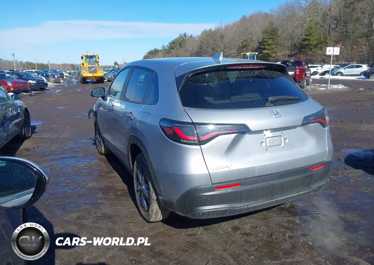 2026 Honda Hr-V Awd Lx VIN:3CZRZ2H35TM748326 - 3