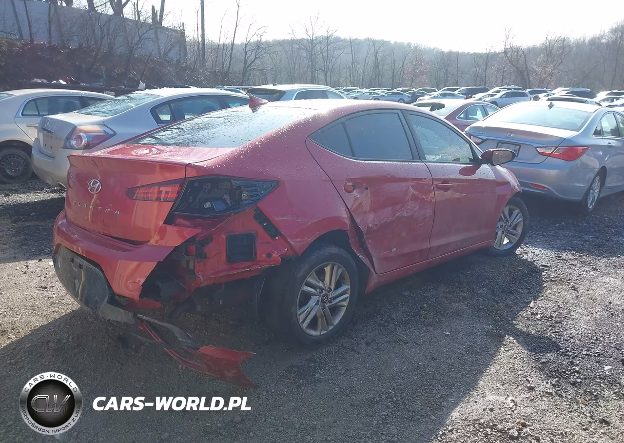 2019 Hyundai Elantra Sel VIN:5NPD84LF7KH437940 - 4