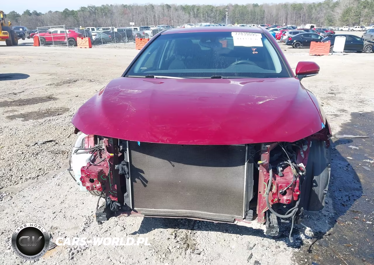 2018 Toyota Camry Le VIN:4T1B11HKXJU646248 - 13