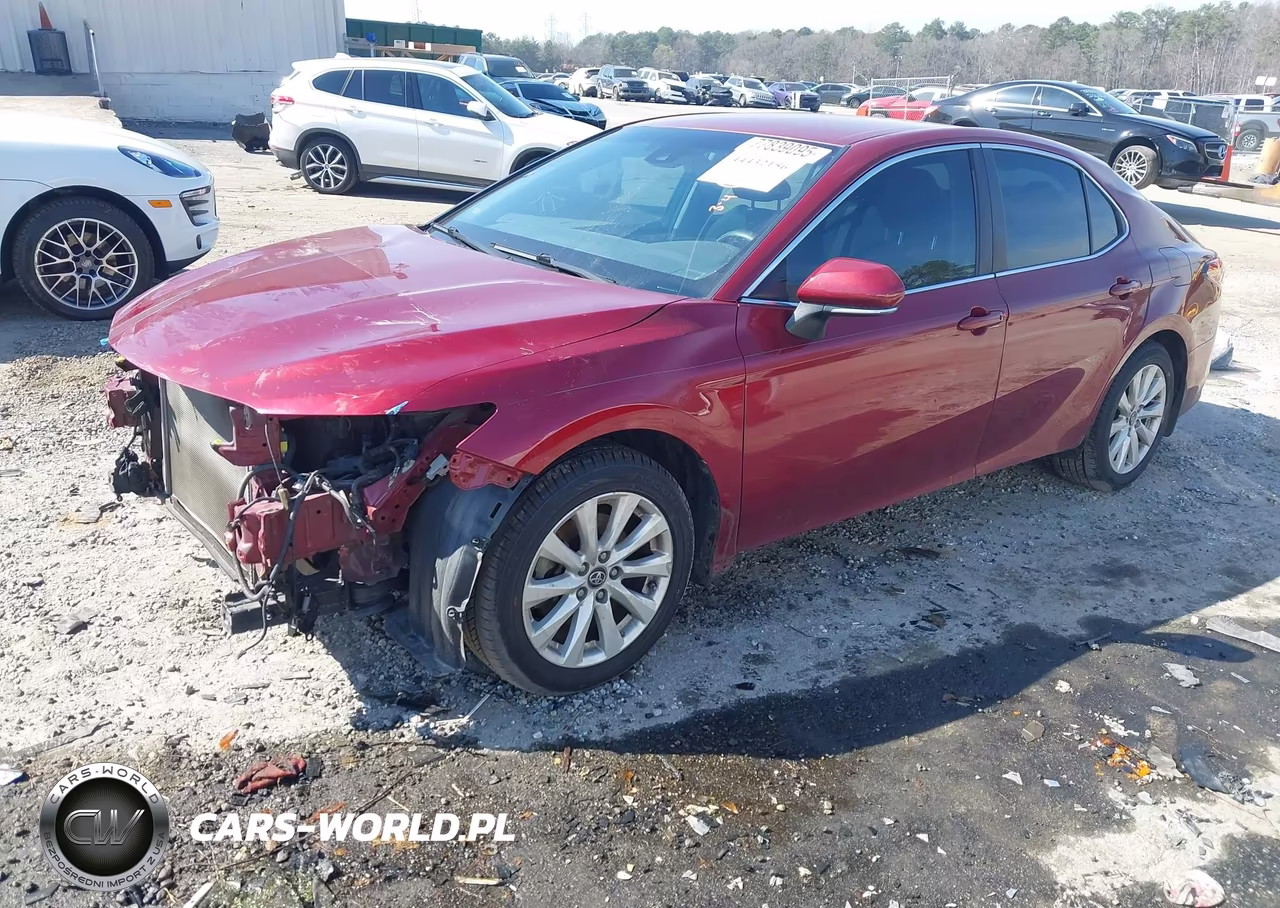 2018 Toyota Camry Le VIN:4T1B11HKXJU646248 - 2