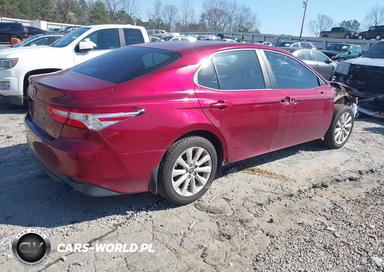 2018 Toyota Camry Le VIN:4T1B11HKXJU646248 - 4