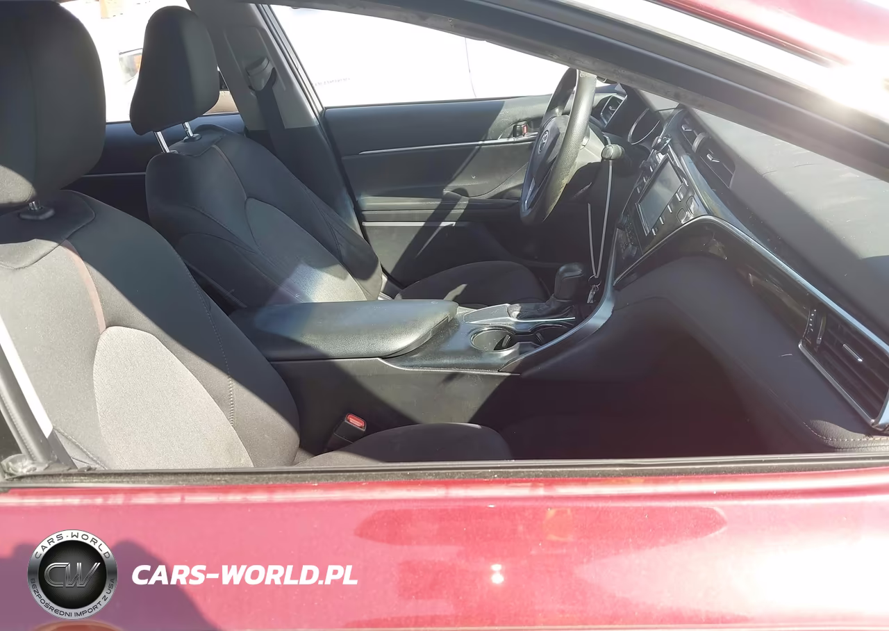 2018 Toyota Camry Le VIN:4T1B11HKXJU646248 - 5