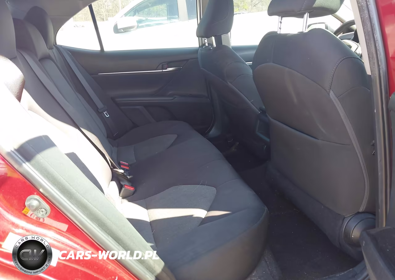 2018 Toyota Camry Le VIN:4T1B11HKXJU646248 - 8