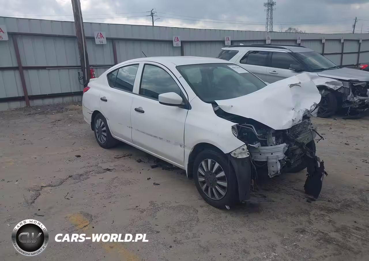 2018 Nissan Versa 1.6 S+