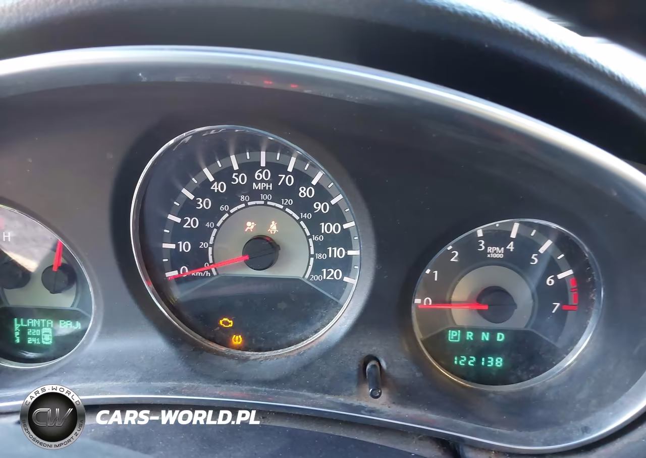 2012 Chrysler 200 Touring VIN:1C3CCBBB2CN143123 - 7