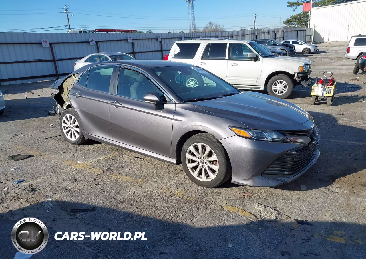 2019 Toyota Camry Le – zdjęcie 1 z 19
