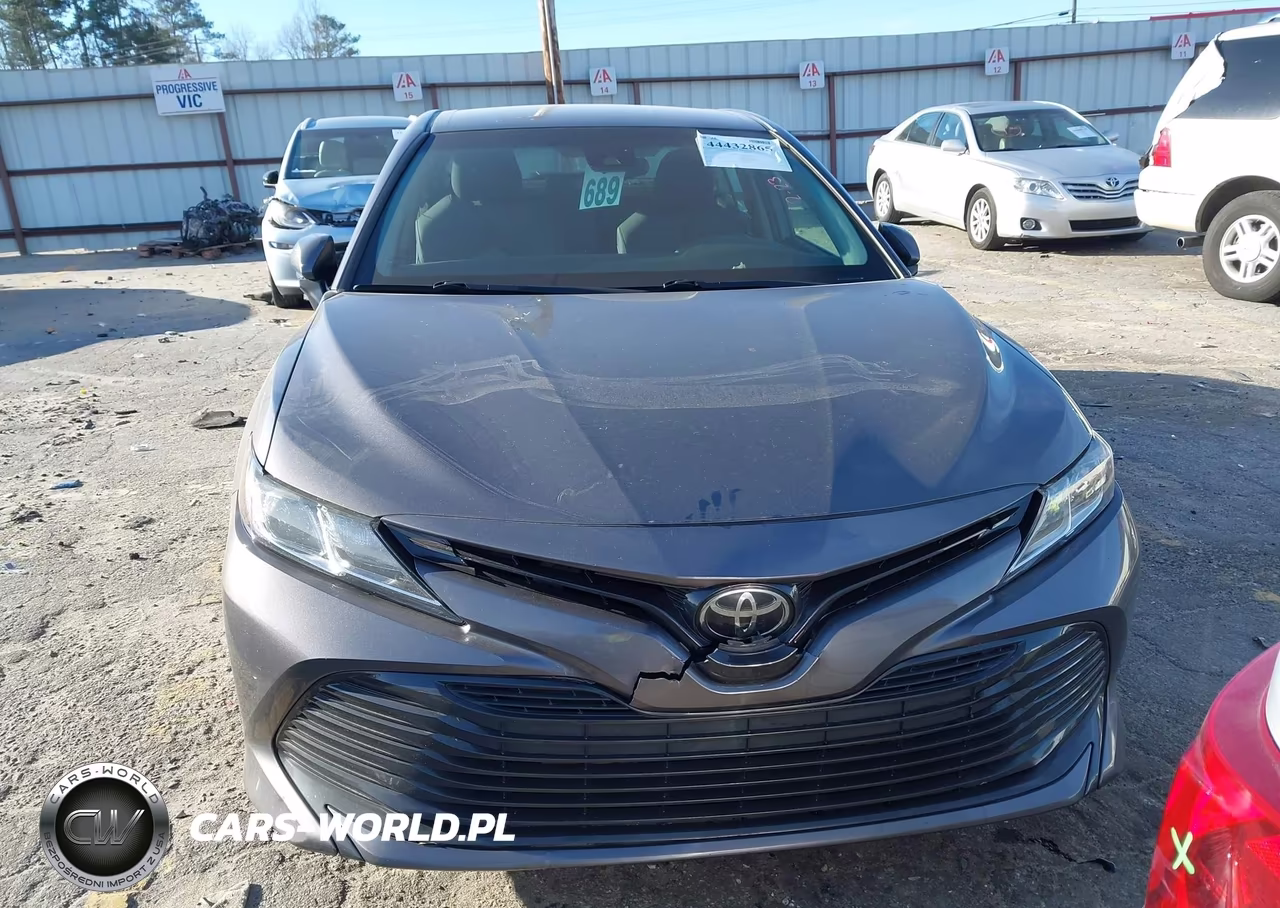 2019 Toyota Camry Le VIN:4T1B11HK7KU167089 - 12