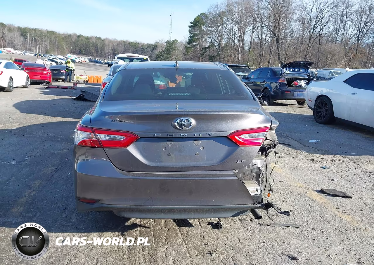 2019 Toyota Camry Le VIN:4T1B11HK7KU167089 - 16