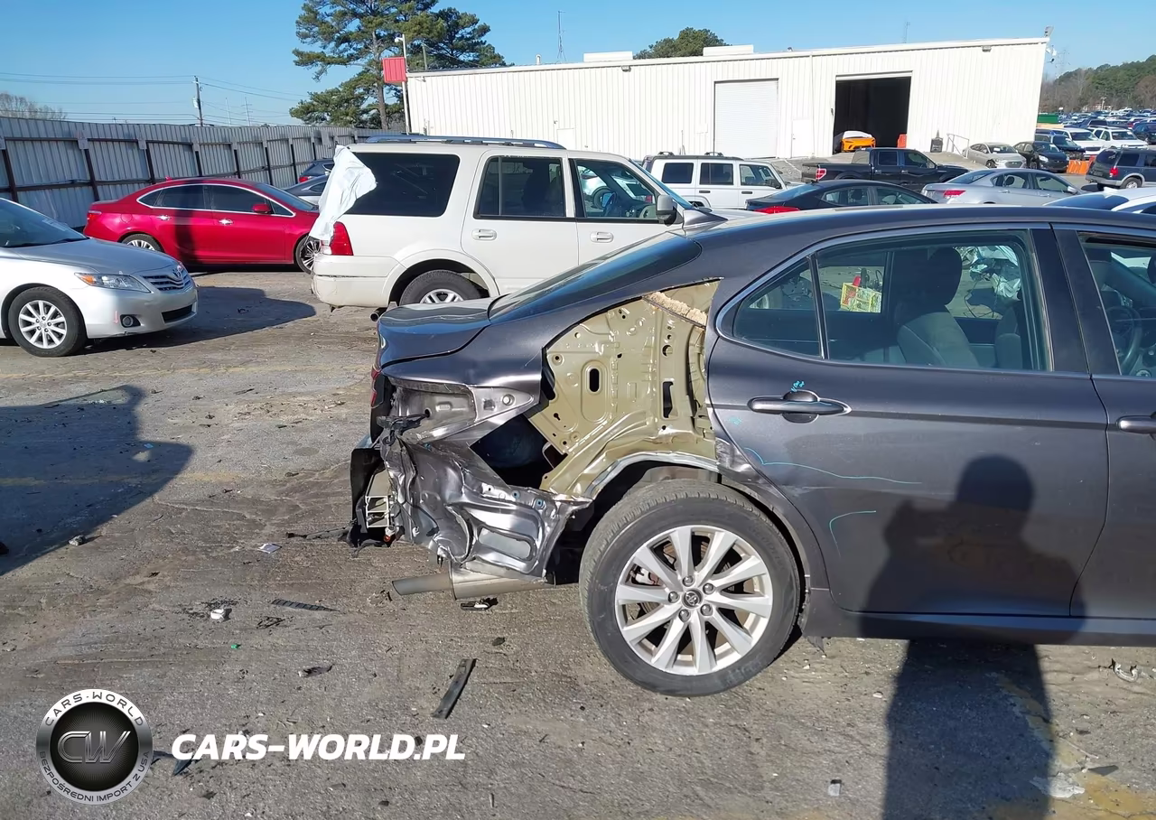 2019 Toyota Camry Le VIN:4T1B11HK7KU167089 - 19