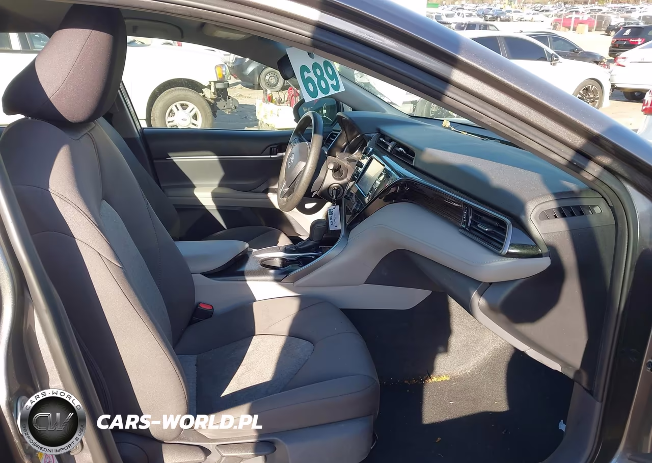 2019 Toyota Camry Le VIN:4T1B11HK7KU167089 - 5