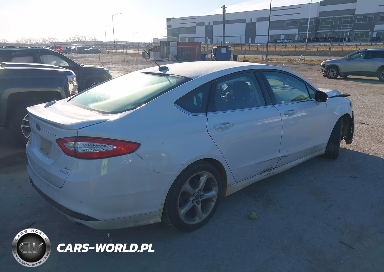 2015 Ford Fusion Se VIN:3FA6P0HD5FR126849 - 4