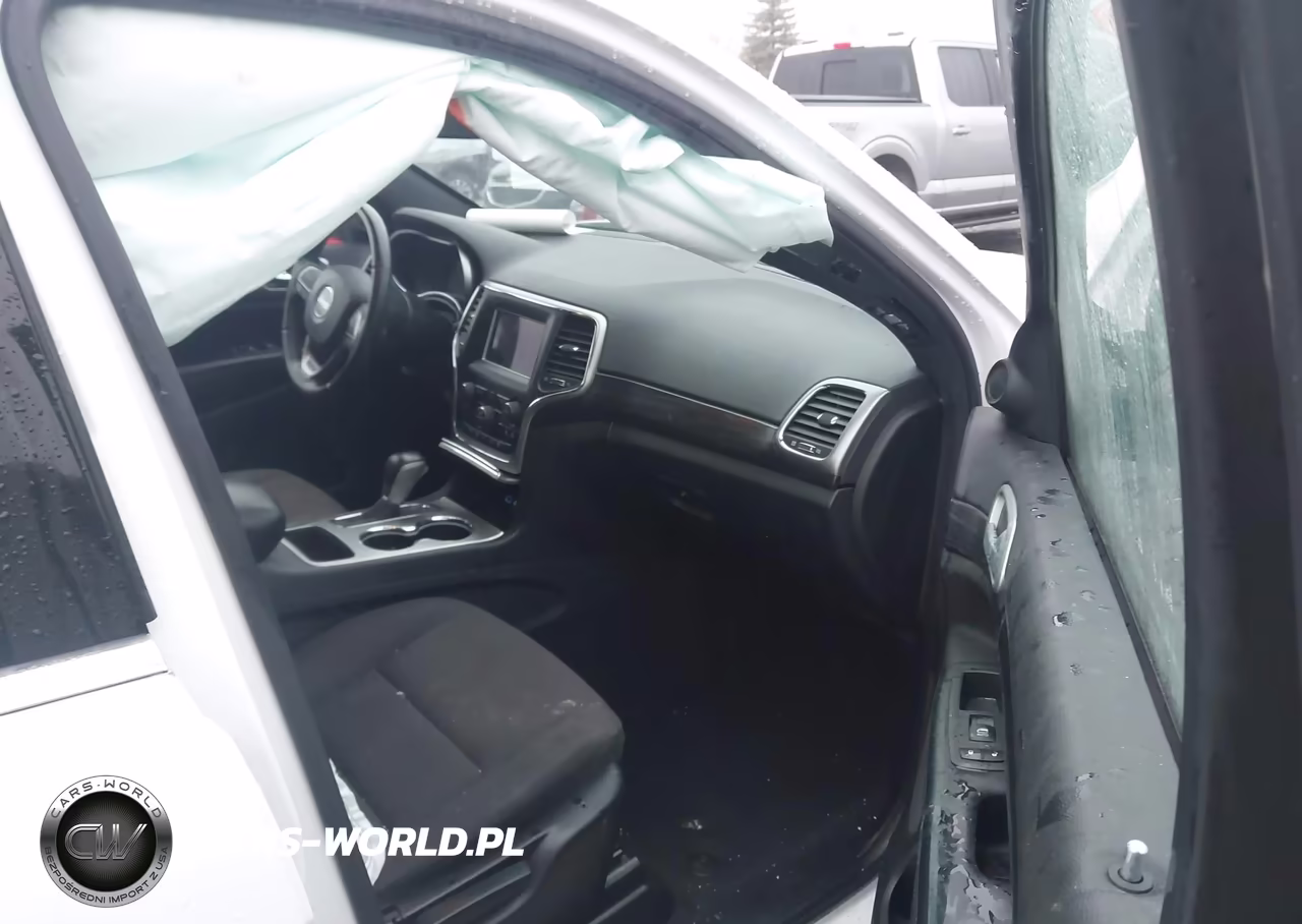 2019 Jeep Grand Cherokee Laredo E 4X4 VIN:1C4RJFAG1KC687896 - 5