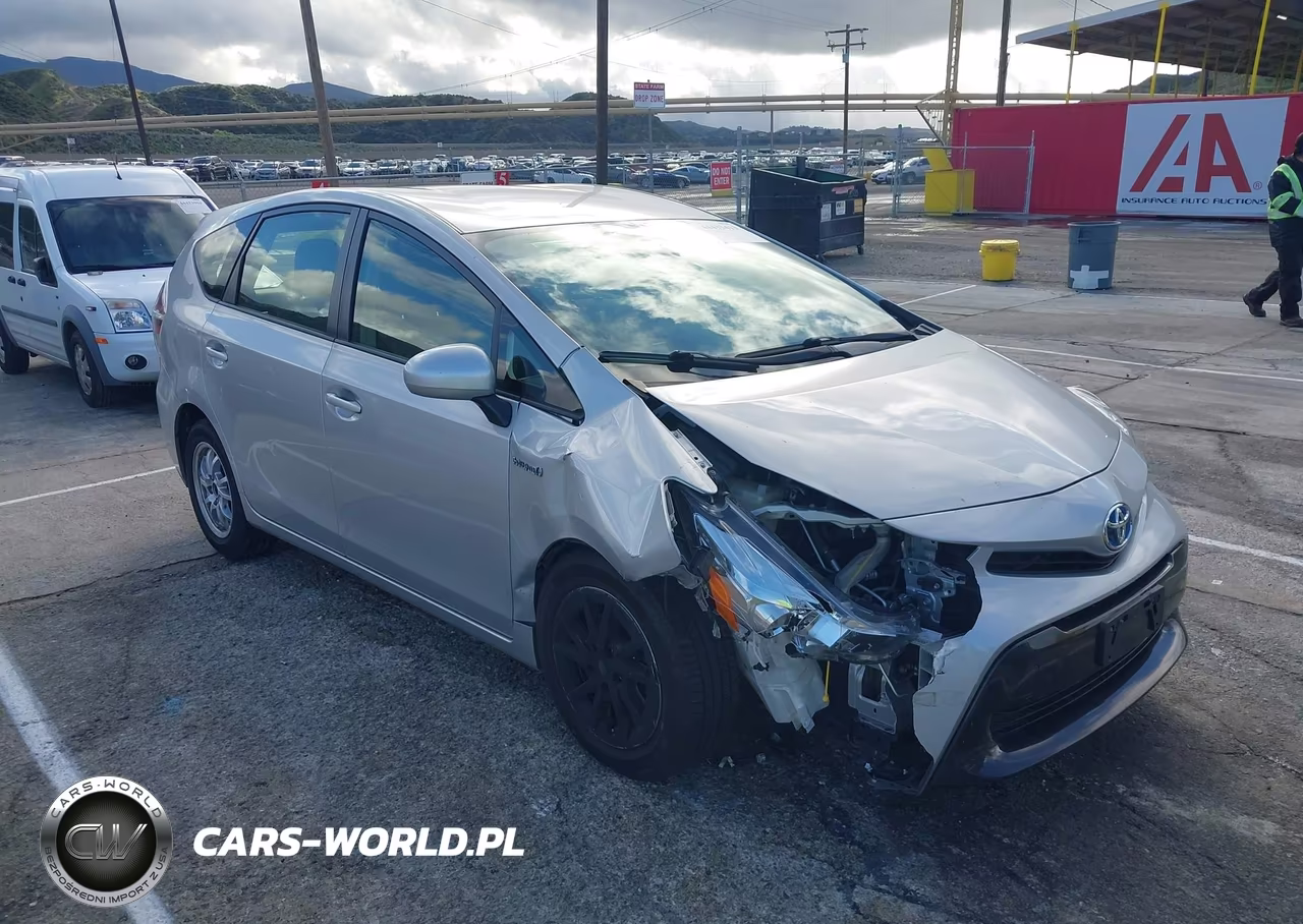 2015 Toyota Prius V Three – zdjęcie 1 z 18