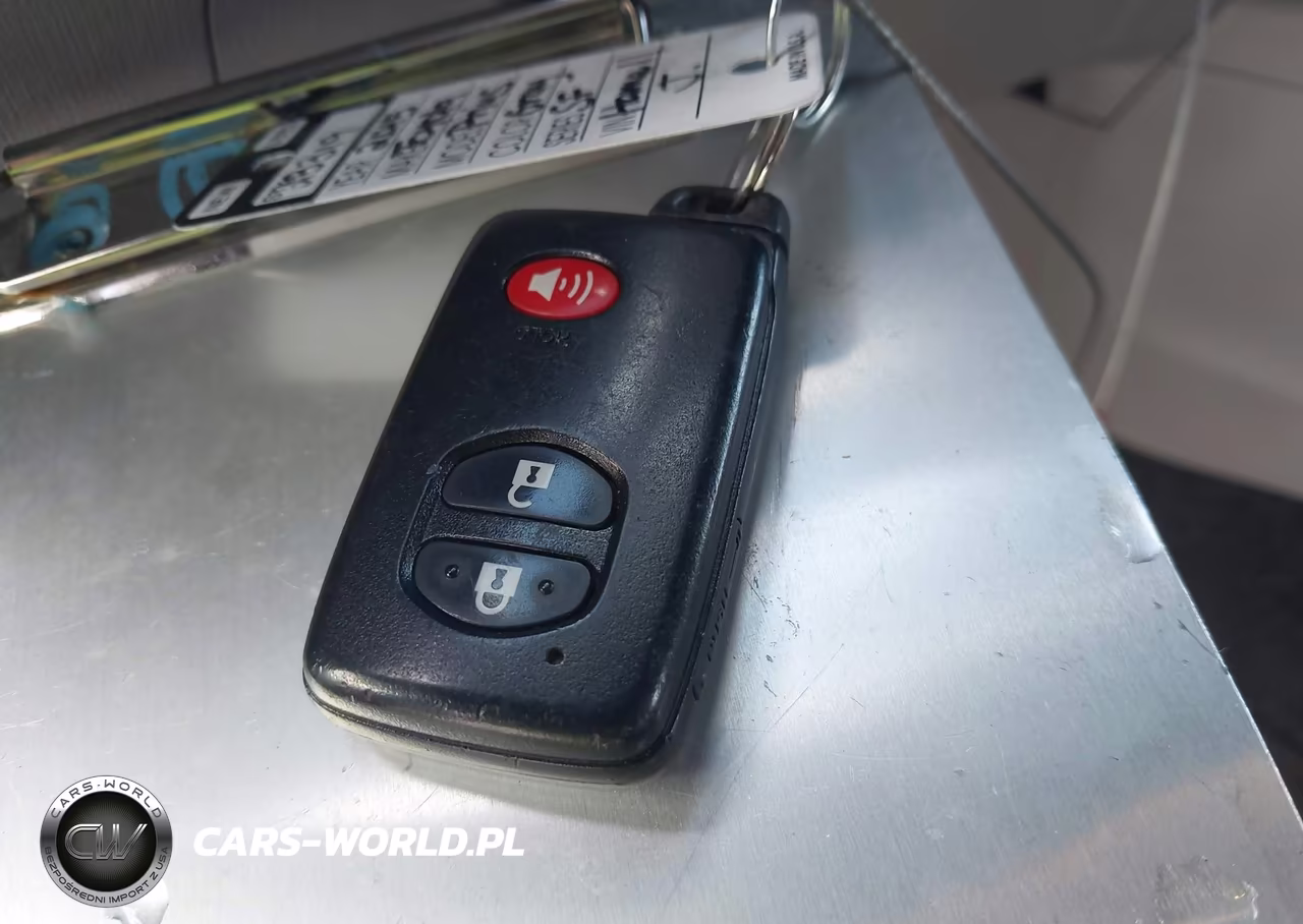 2015 Toyota Prius V Three VIN:JTDZN3EU9FJ022684 - 11