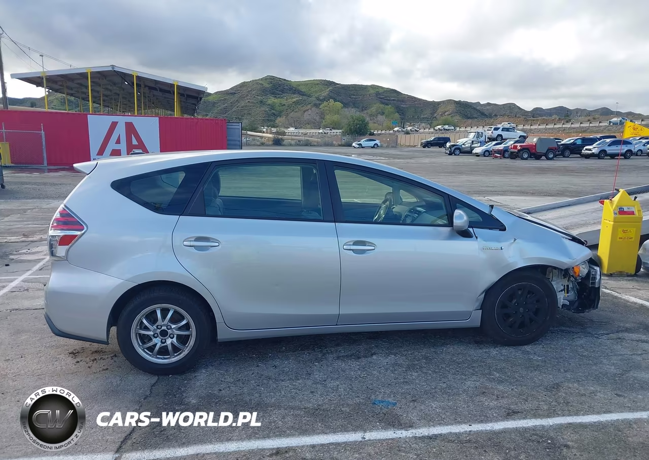2015 Toyota Prius V Three VIN:JTDZN3EU9FJ022684 - 13