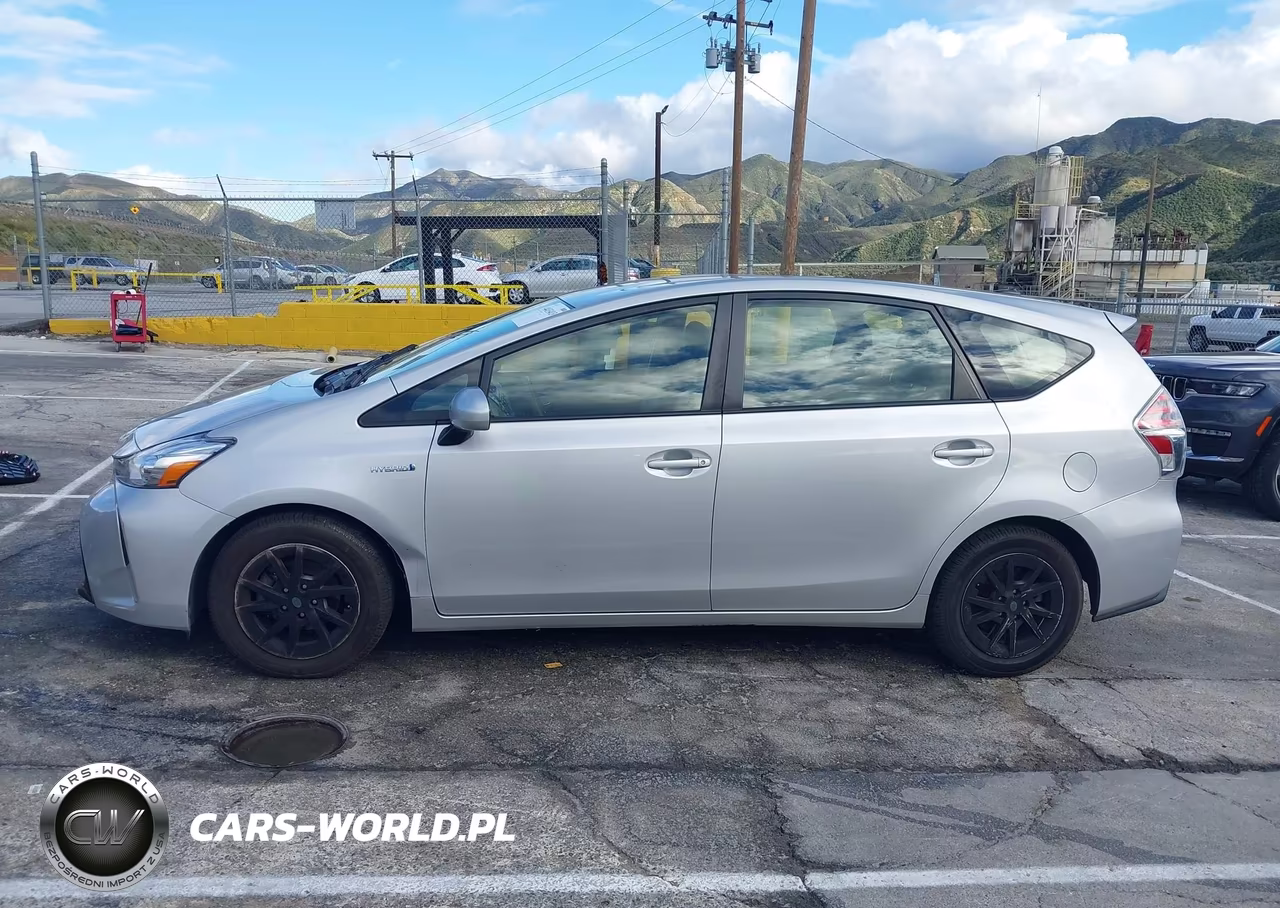 2015 Toyota Prius V Three VIN:JTDZN3EU9FJ022684 - 14
