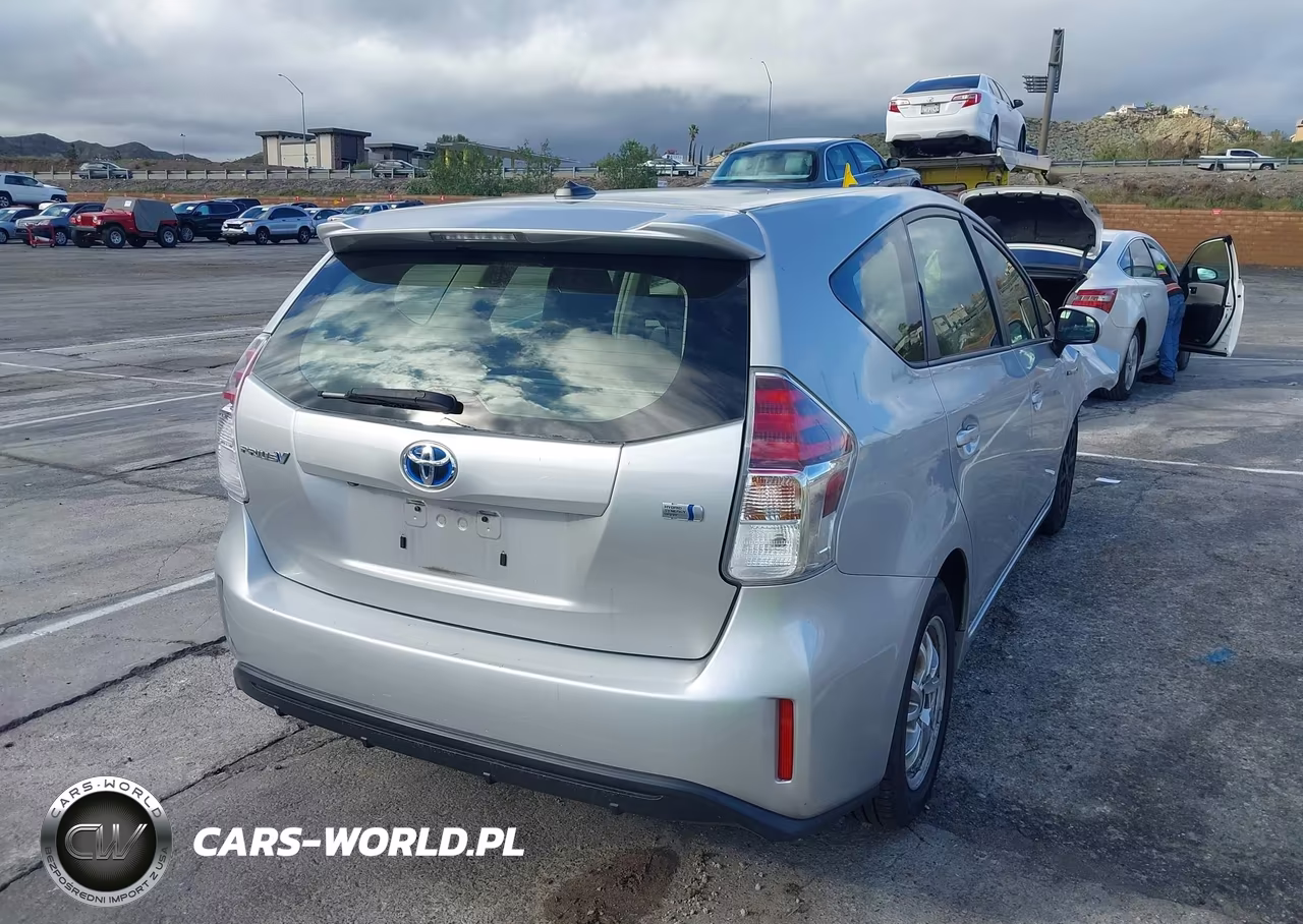 2015 Toyota Prius V Three VIN:JTDZN3EU9FJ022684 - 4