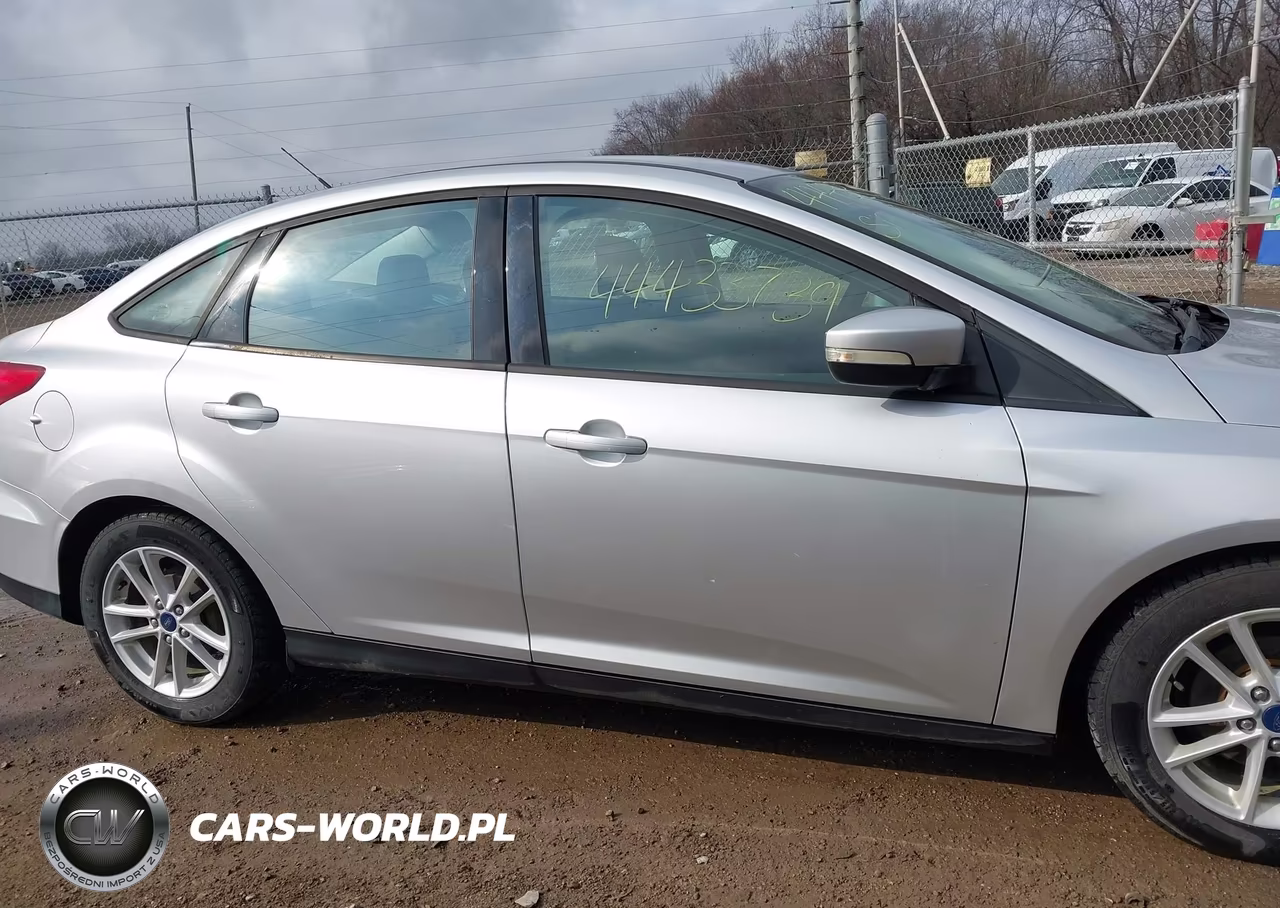 2017 Ford Focus Se VIN:1FADP3F22HL291883 - 13