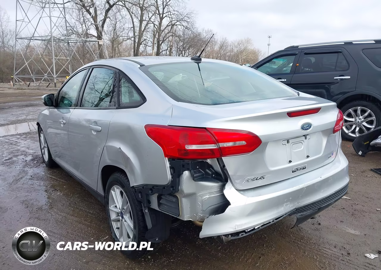 2017 Ford Focus Se VIN:1FADP3F22HL291883 - 6