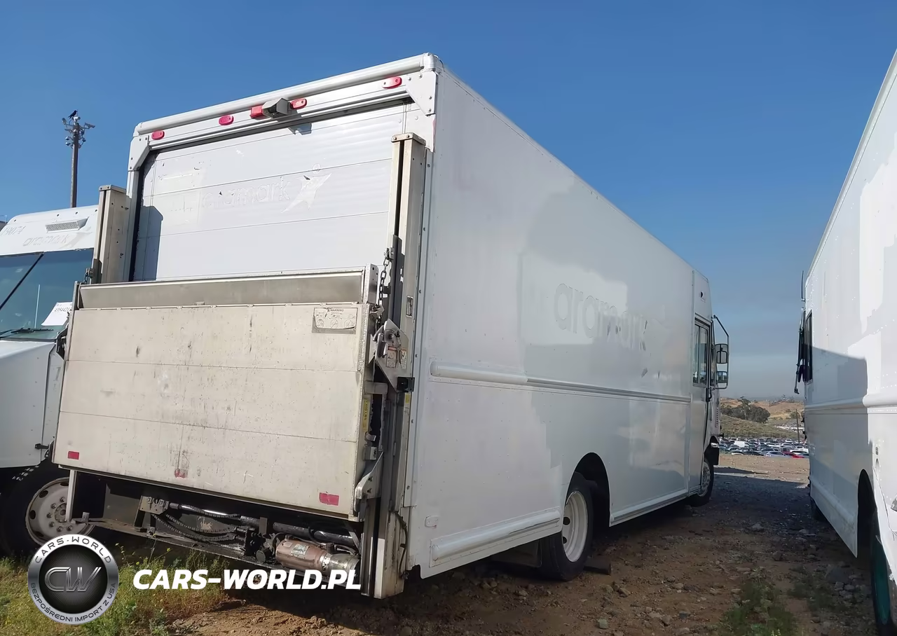 2007 Workhorse Custom Chassis Commercial Chassis W42 VIN:5B4KPD2V973422240 - 4