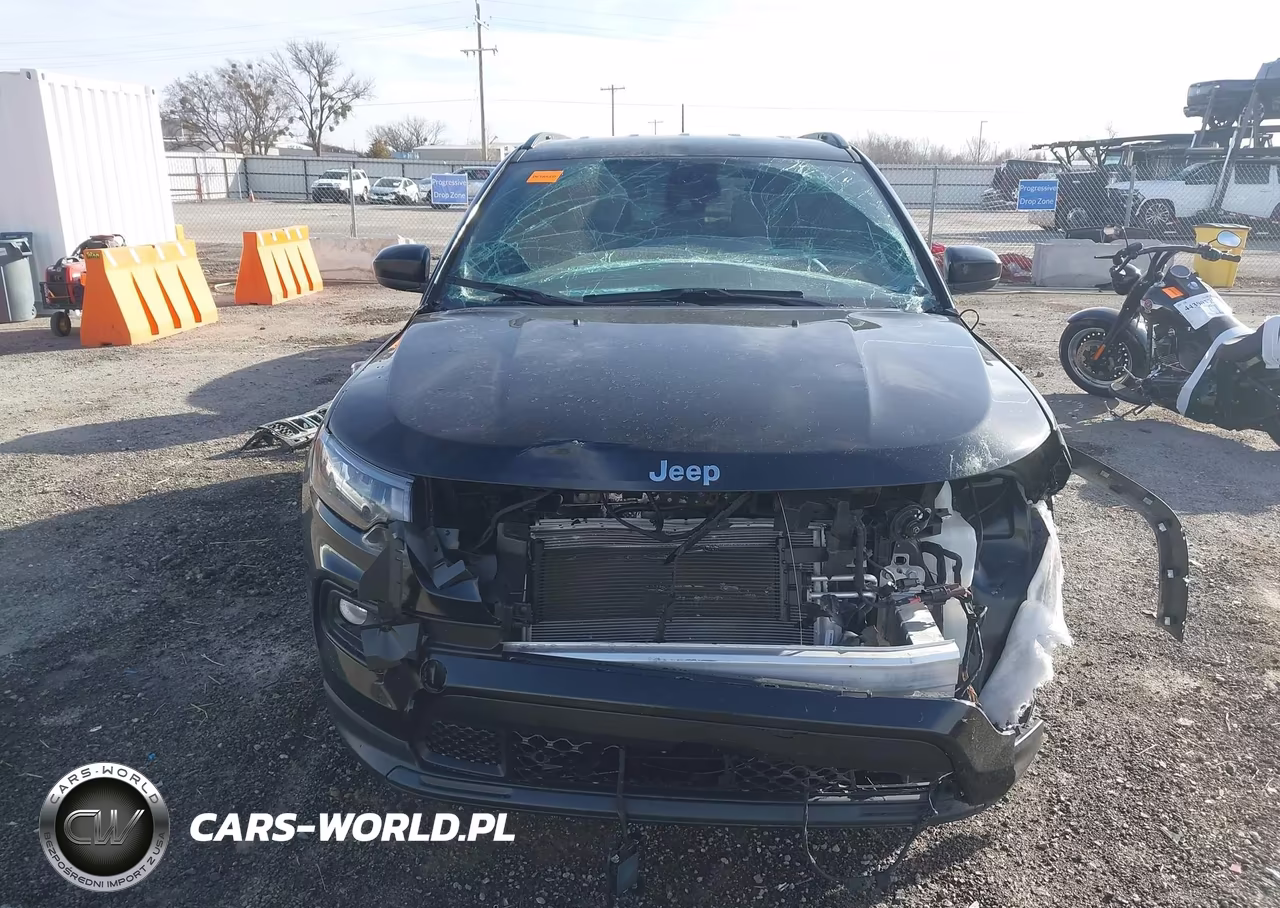 2025 Jeep Compass Latitude 4X4 VIN:3C4NJDBN1ST610420 - 13