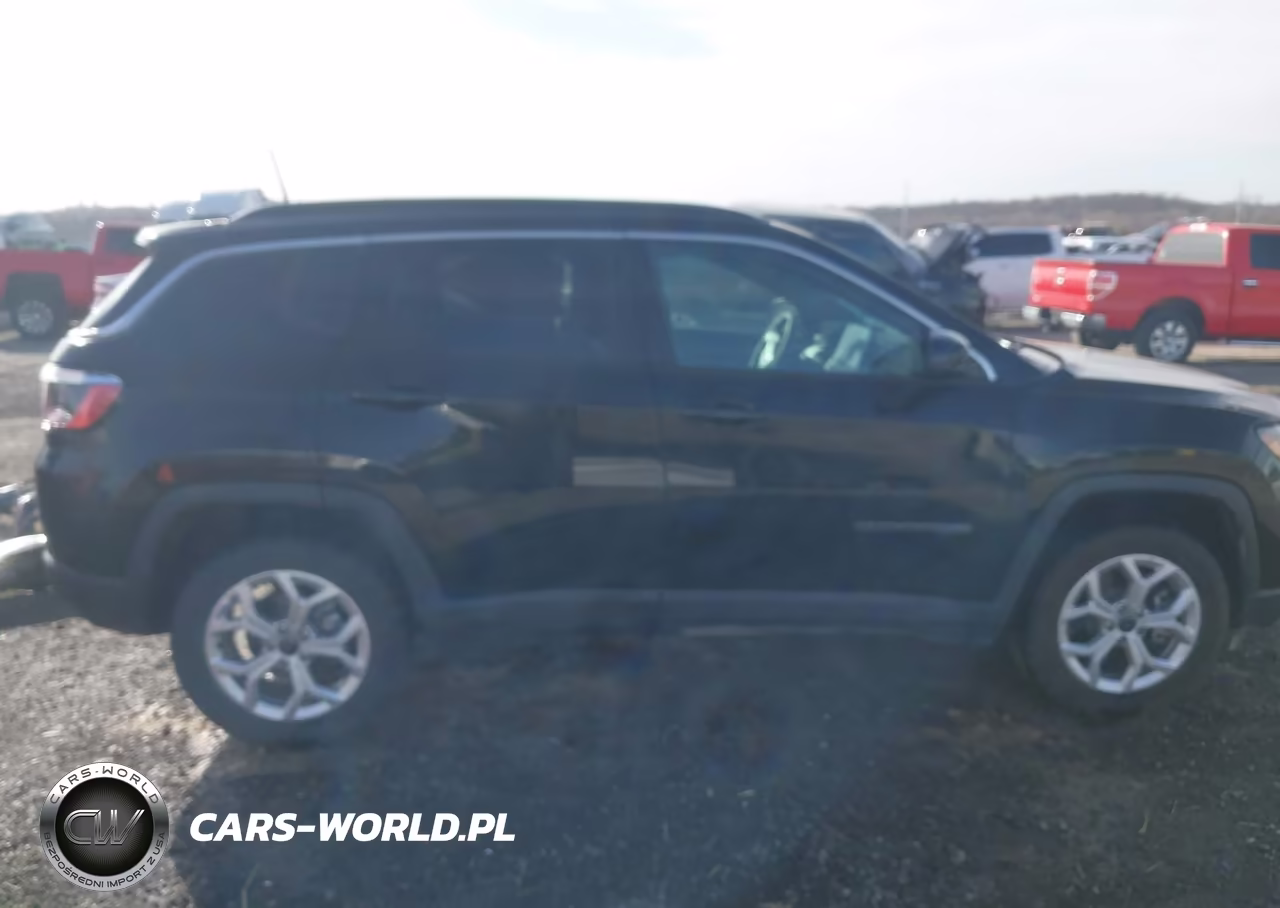 2025 Jeep Compass Latitude 4X4 VIN:3C4NJDBN1ST610420 - 14