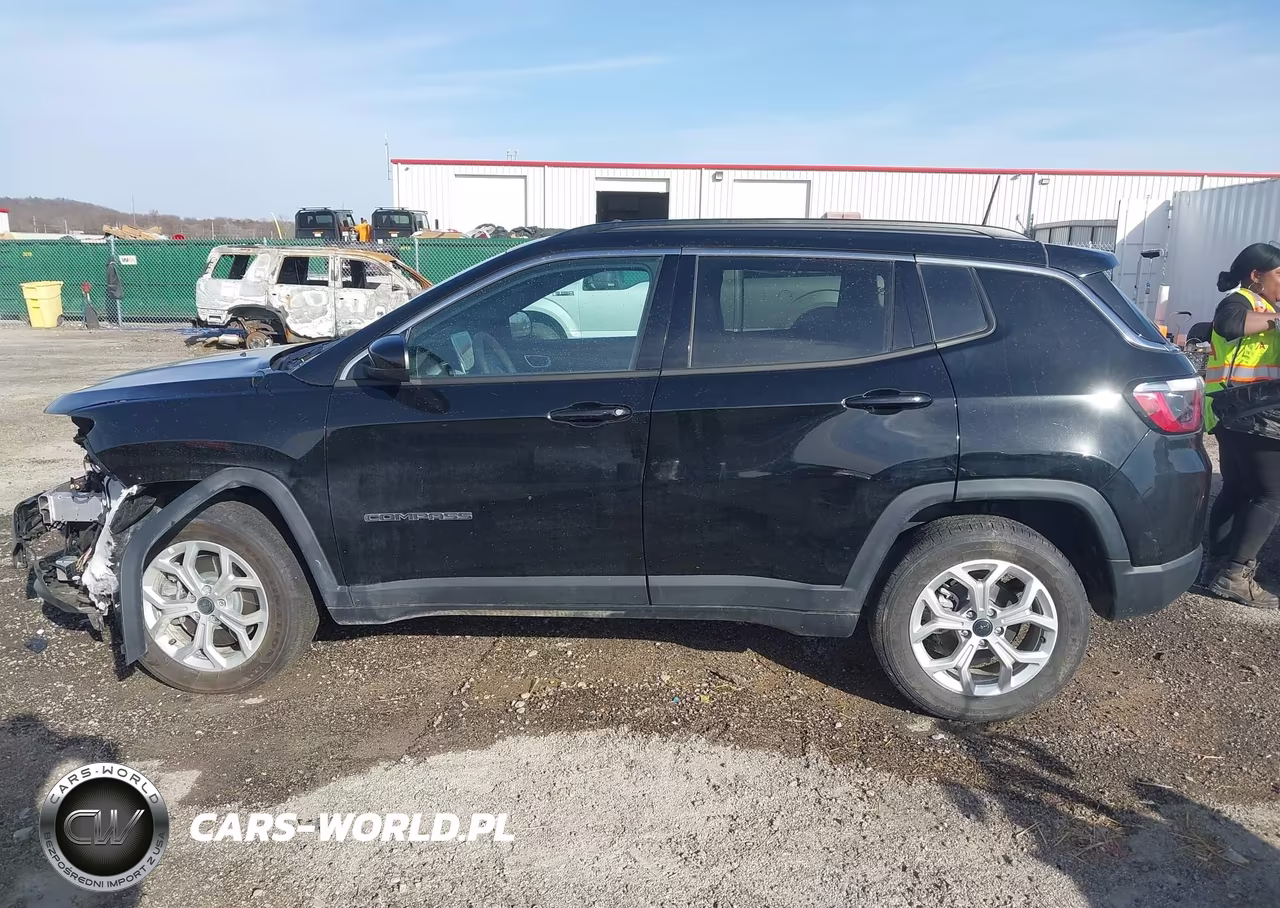 2025 Jeep Compass Latitude 4X4 VIN:3C4NJDBN1ST610420 - 15