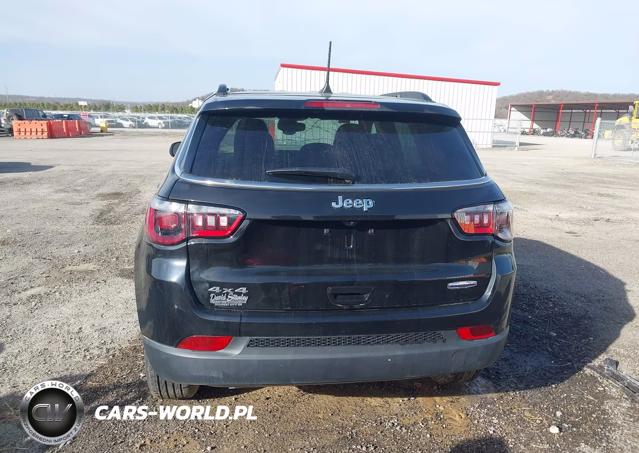 2025 Jeep Compass Latitude 4X4 VIN:3C4NJDBN1ST610420 - 17