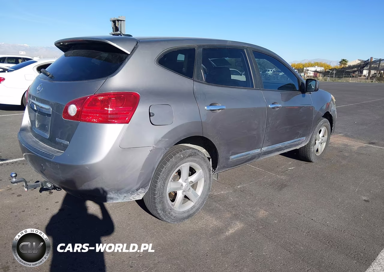 2013 Nissan Rogue S VIN:JN8AS5MT1DW526807 - 4