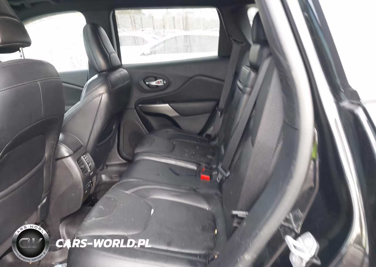 2019 Jeep Cherokee High Altitude 4X4 VIN:1C4PJMDX7KD407111 - 8