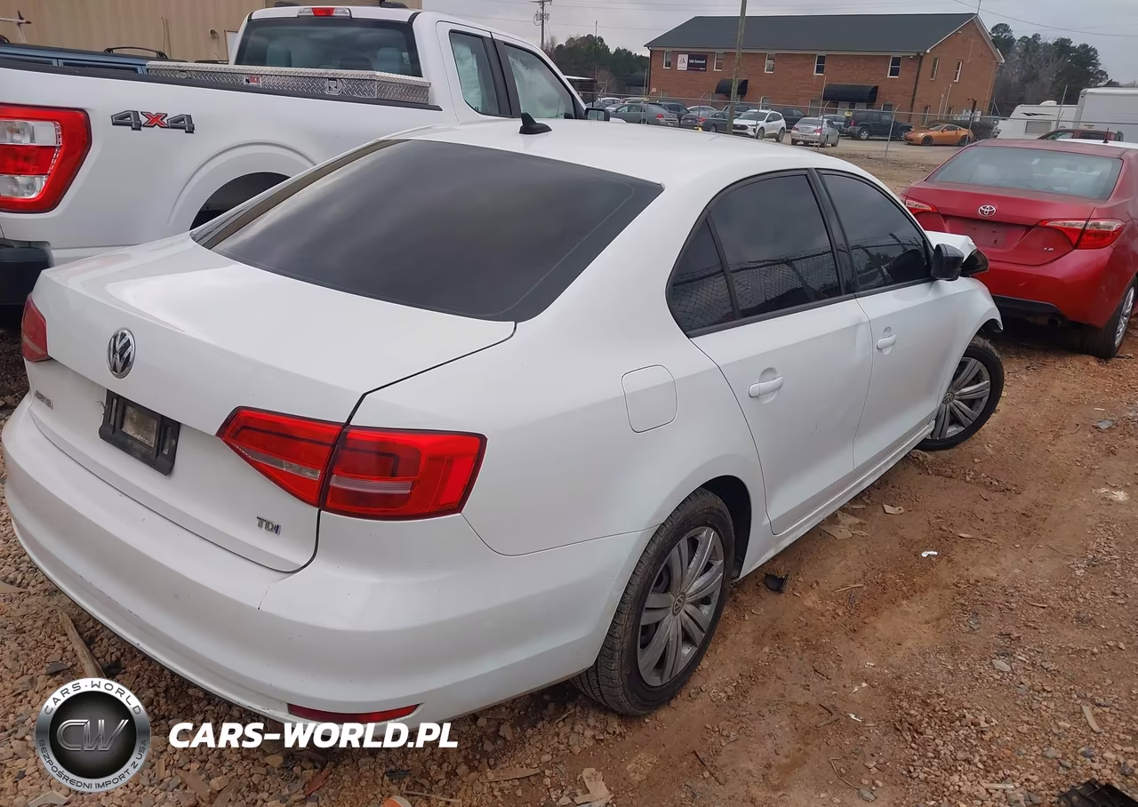 2015 Volkswagen Jetta 2.0L Tdi S VIN:3VWLA7AJ1FM401781 - 4
