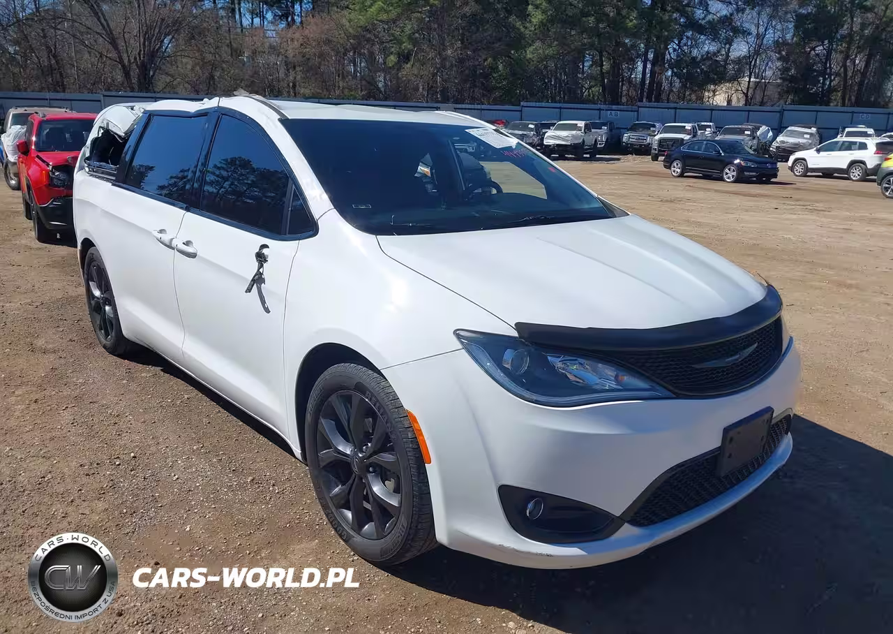 2018 Chrysler Pacifica Touring Plus