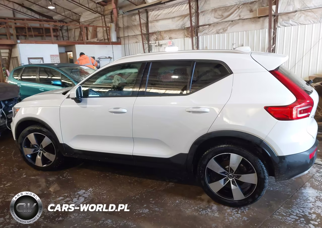 2019 Volvo Xc40 T5 Momentum-T5 R-Design VIN:YV4162XZ6K2010524 - 14