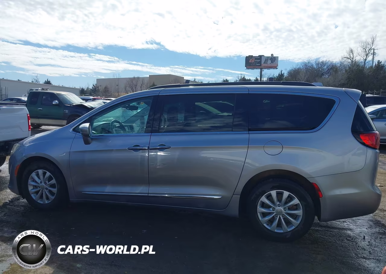 2017 Chrysler Pacifica Touring-L VIN:2C4RC1BG0HR613137 - 14